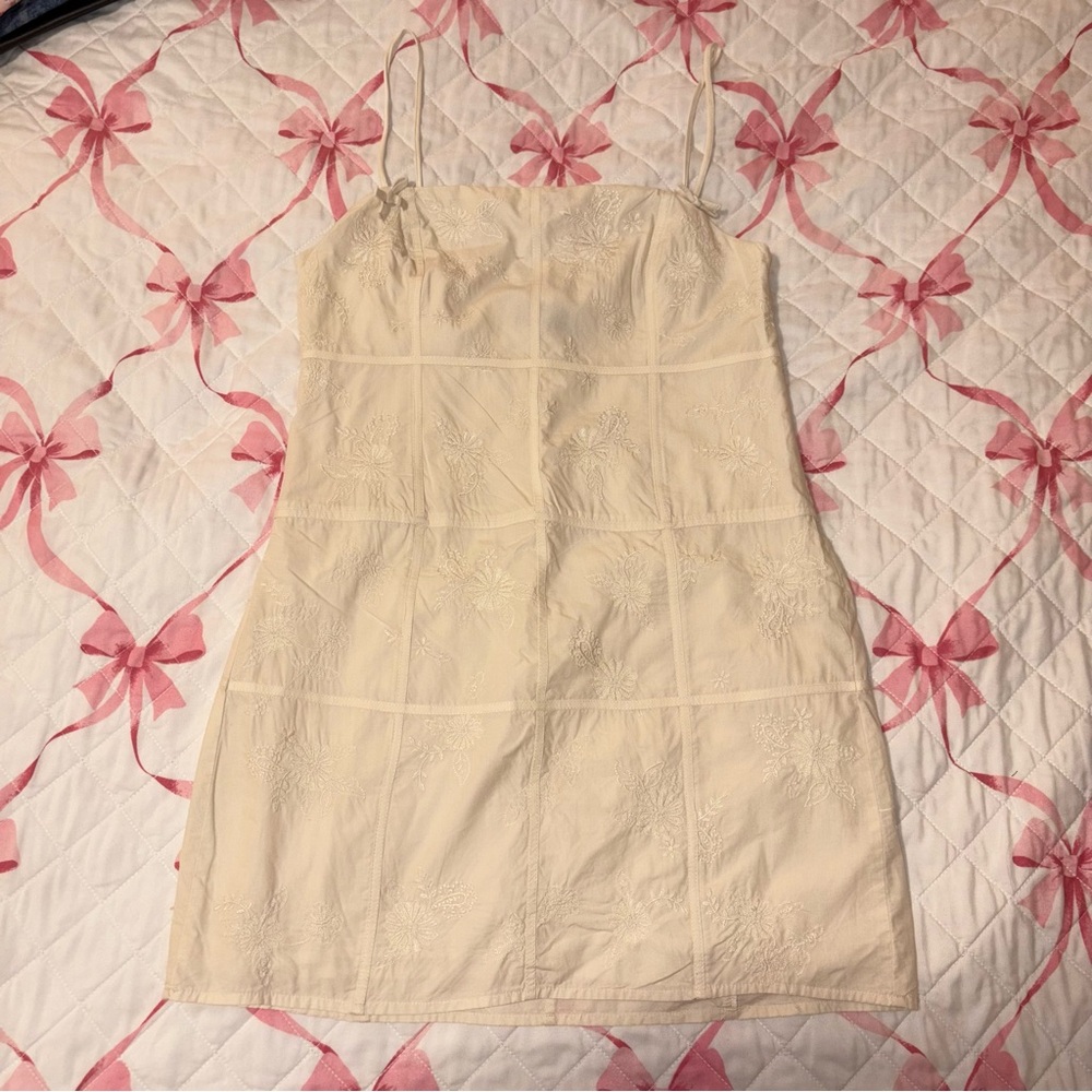 Little bow embroidered Zara mini dress